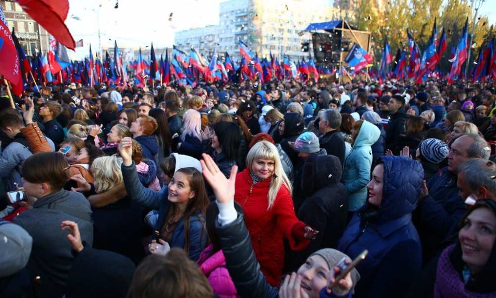 A Kremlin Offer of Expedited Citizenship Challenges Ukraine