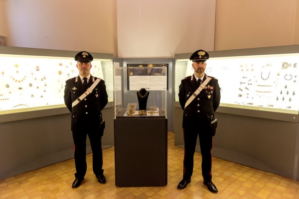 Investigators Recover Jewels Taken From Rome’s Etruscan Museum